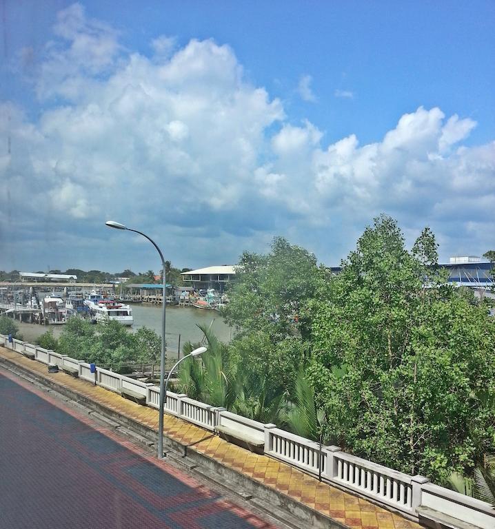 Sakiza View Hotel Mersing Extérieur photo